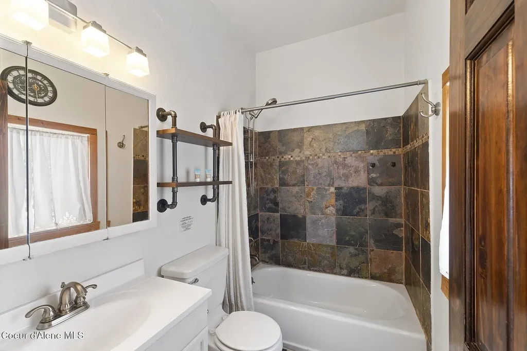 429 Barnhart Road Careywood ID 83809