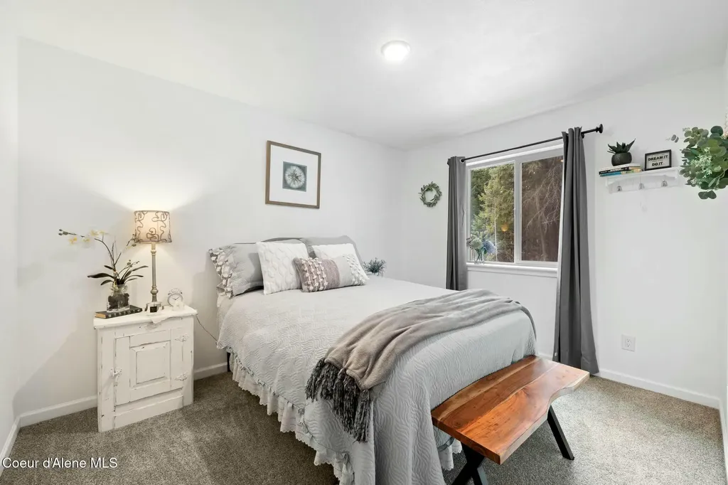 468 Cardinal Lane Spirit Lake ID 83869