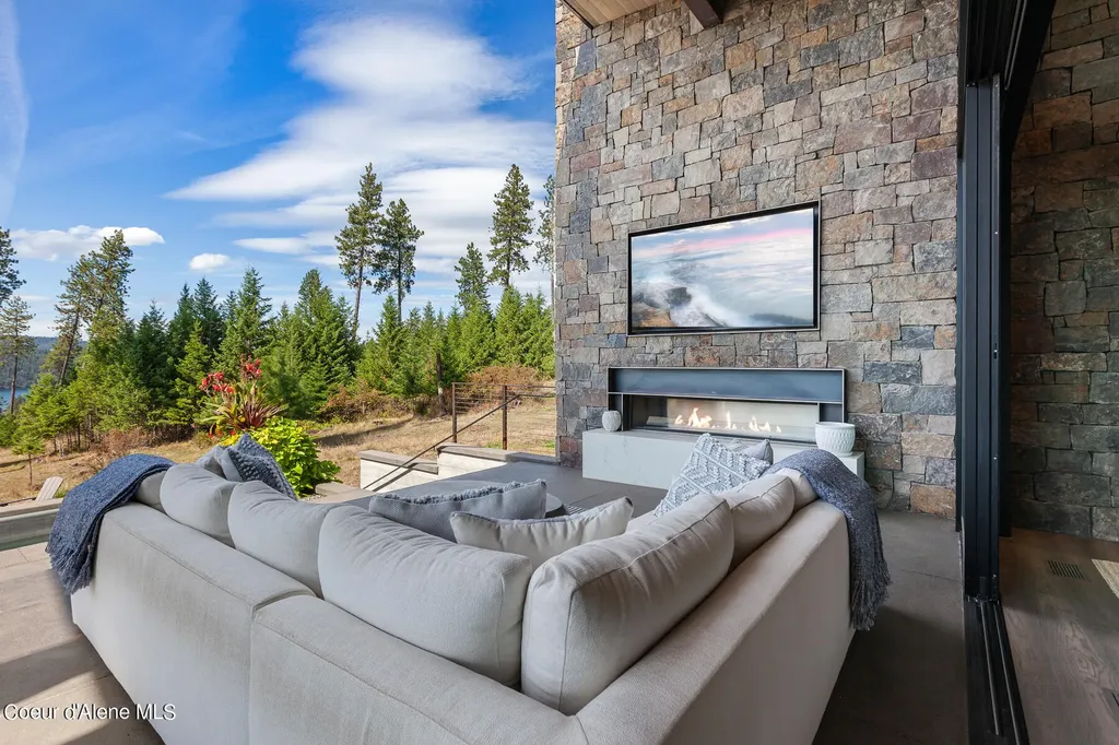 7225 S Buckrail Road Harrison ID 83833