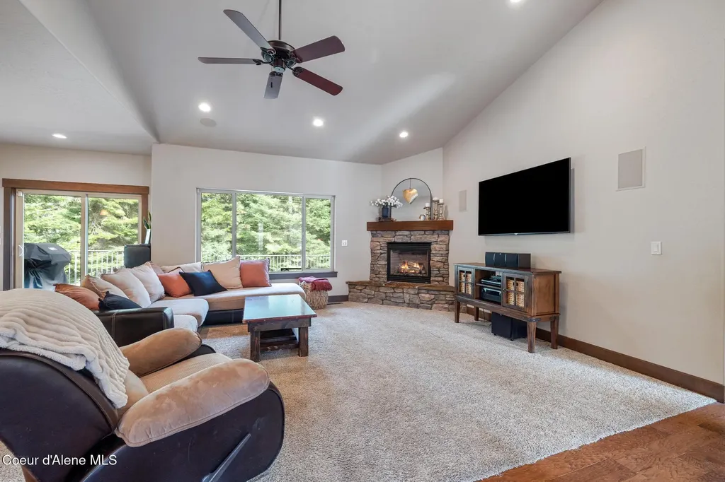 11668 N Waterford Loop Hauser ID 83854