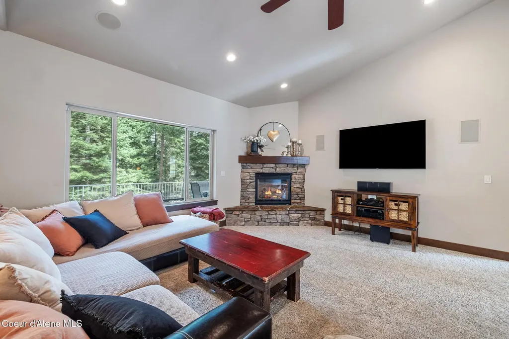 11668 N Waterford Loop Hauser ID 83854
