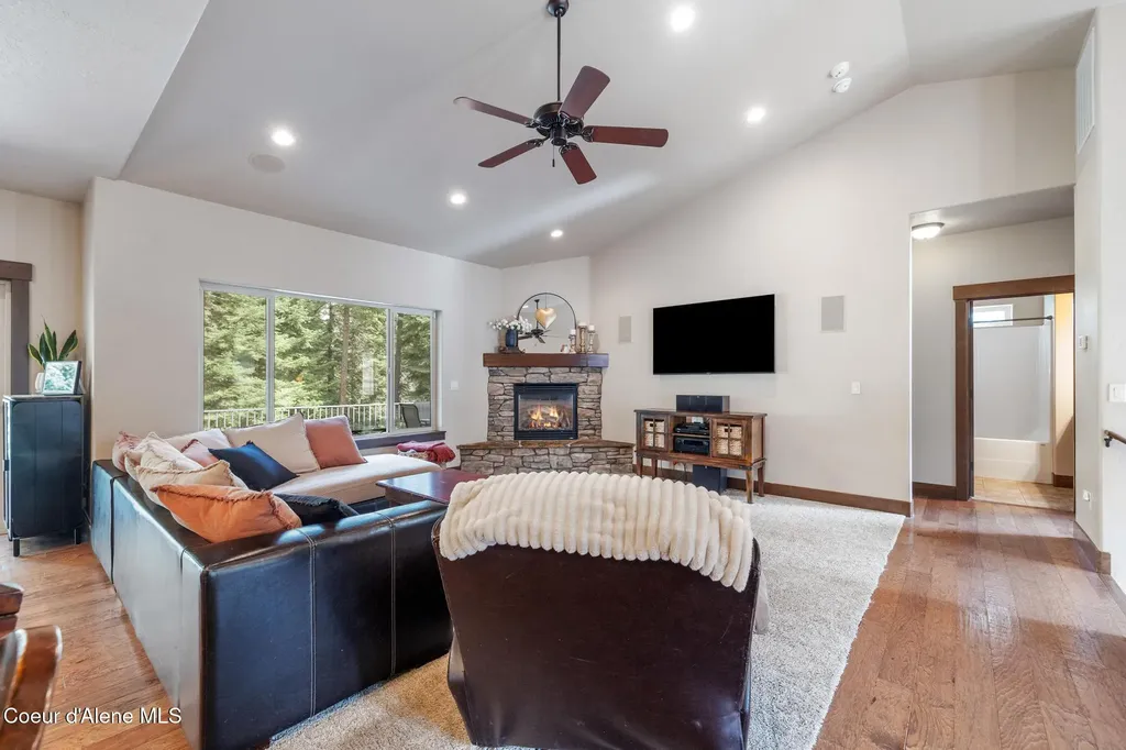 11668 N Waterford Loop Hauser ID 83854