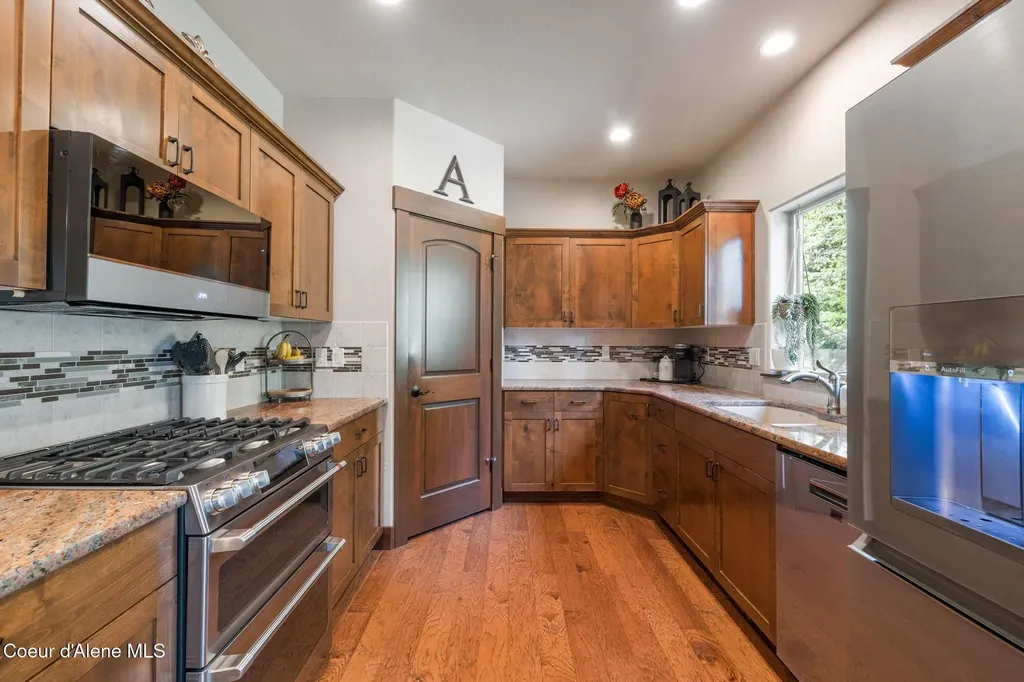 11668 N Waterford Loop Hauser ID 83854