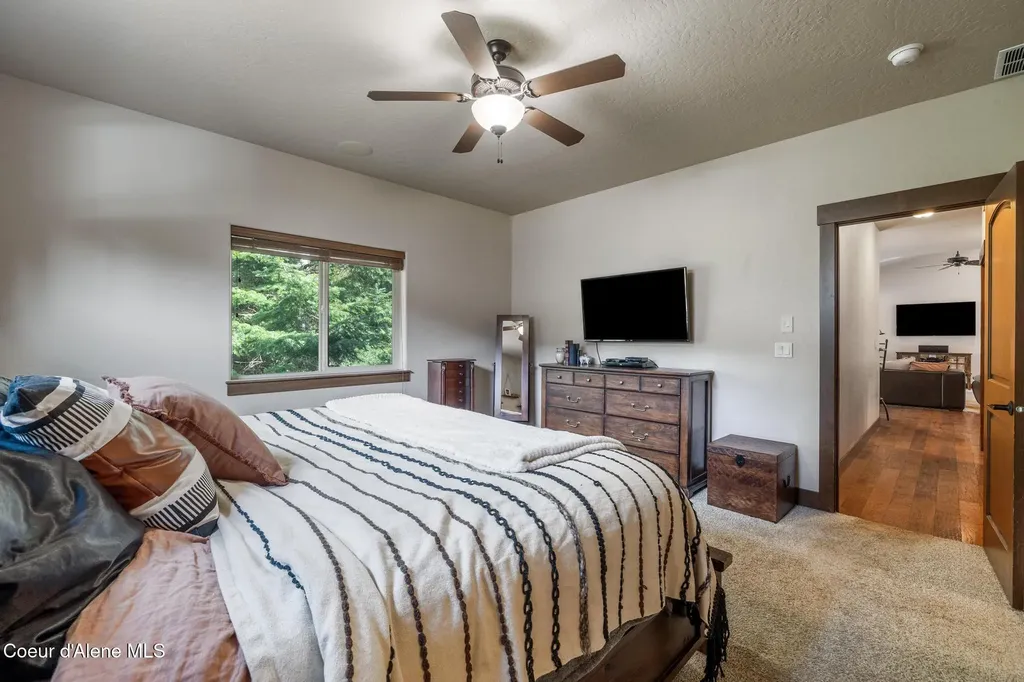 11668 N Waterford Loop Hauser ID 83854
