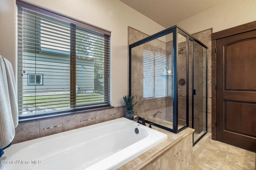 11668 N Waterford Loop Hauser ID 83854