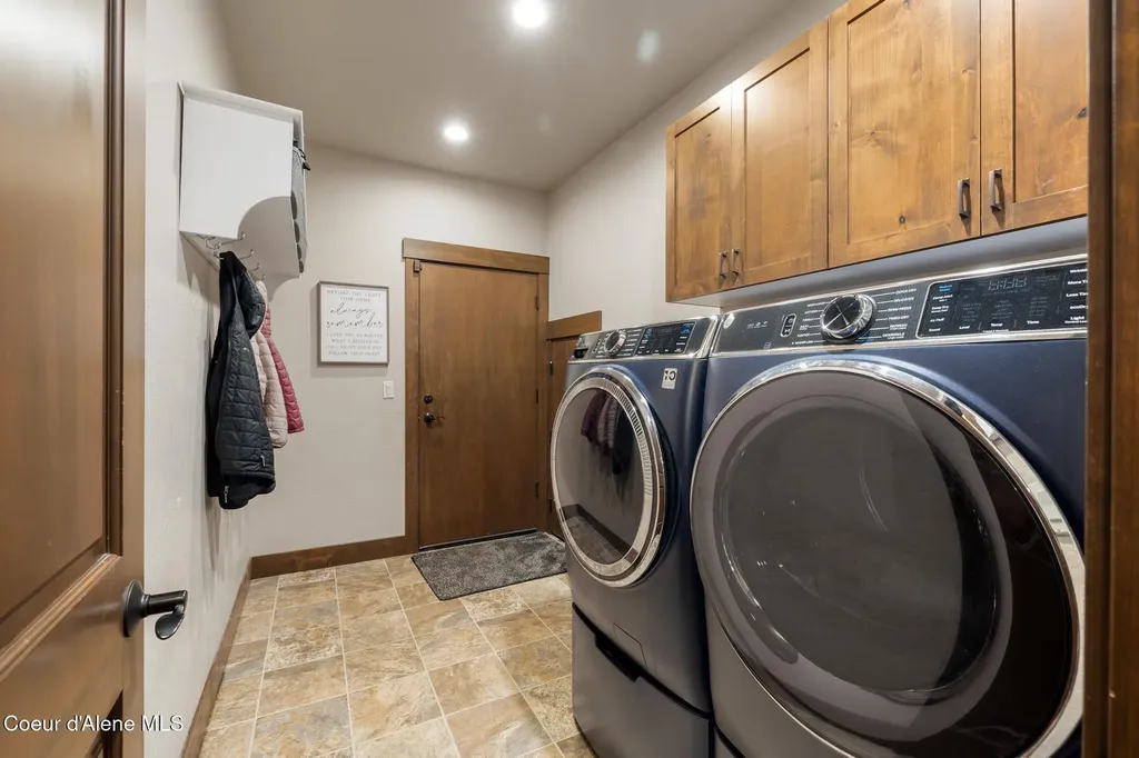 11668 N Waterford Loop Hauser ID 83854