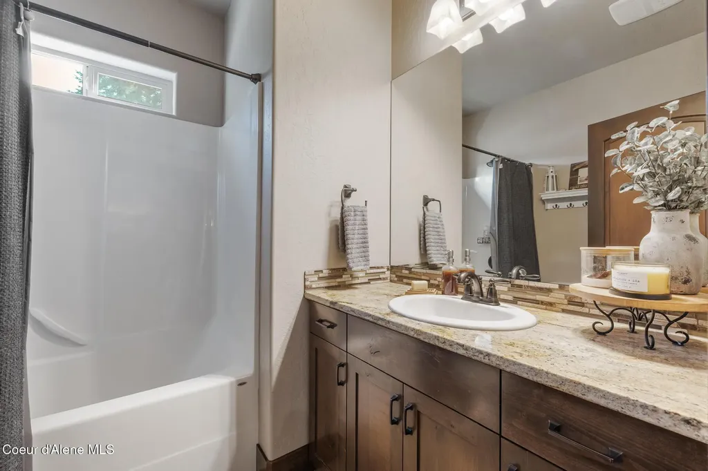 11668 N Waterford Loop Hauser ID 83854