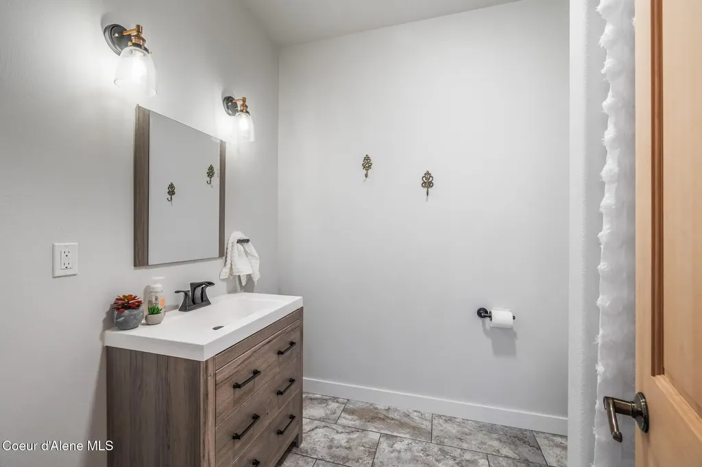11668 N Waterford Loop Hauser ID 83854