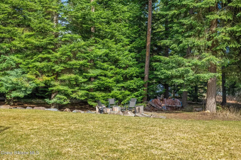 11668 N Waterford Loop Hauser ID 83854