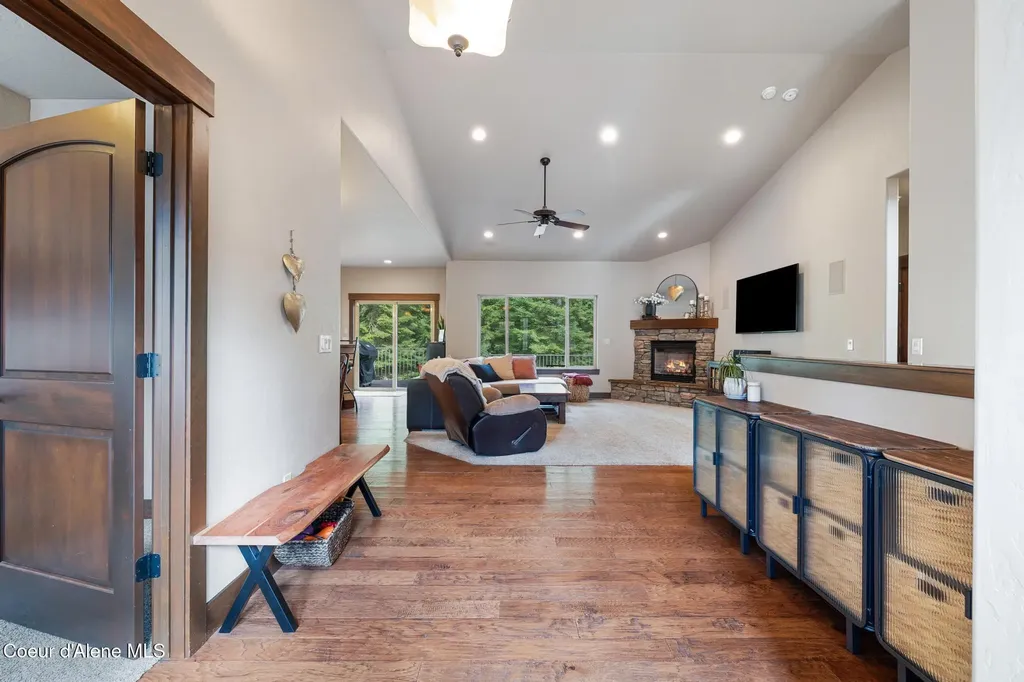 11668 N Waterford Loop Hauser ID 83854