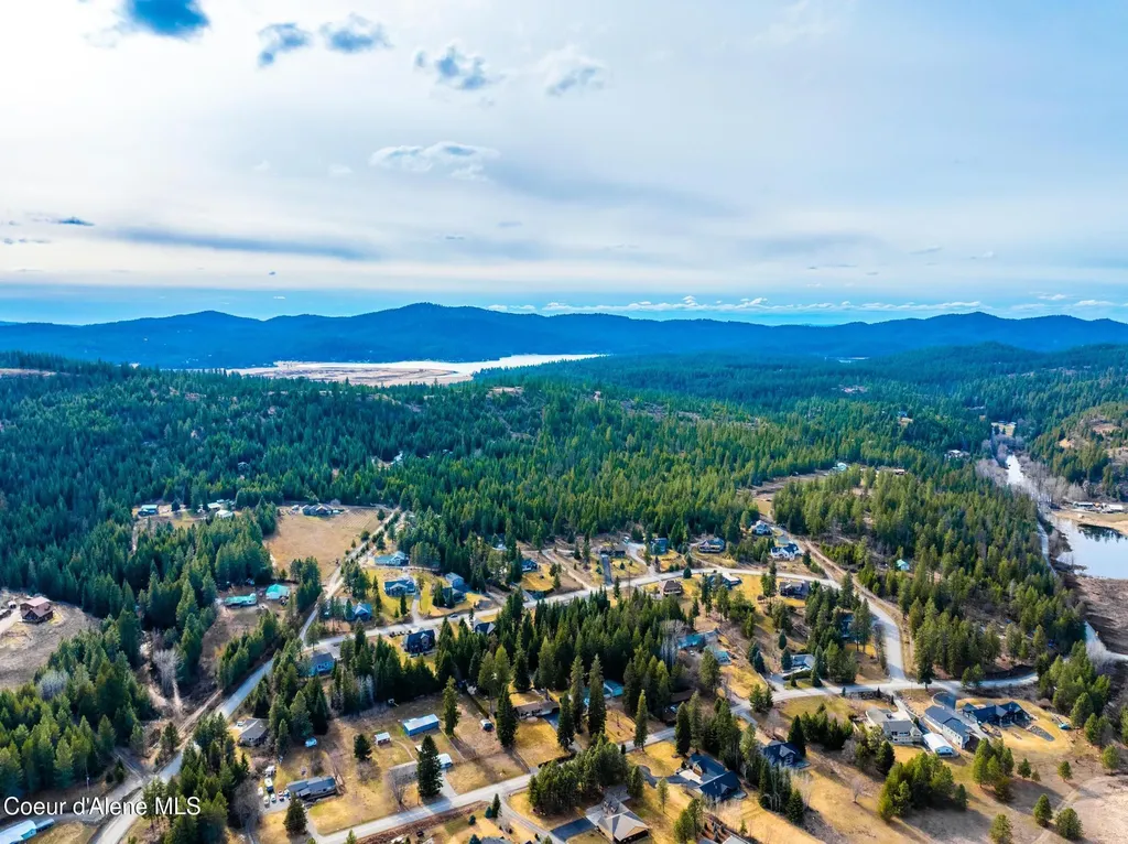 11668 N Waterford Loop Hauser ID 83854