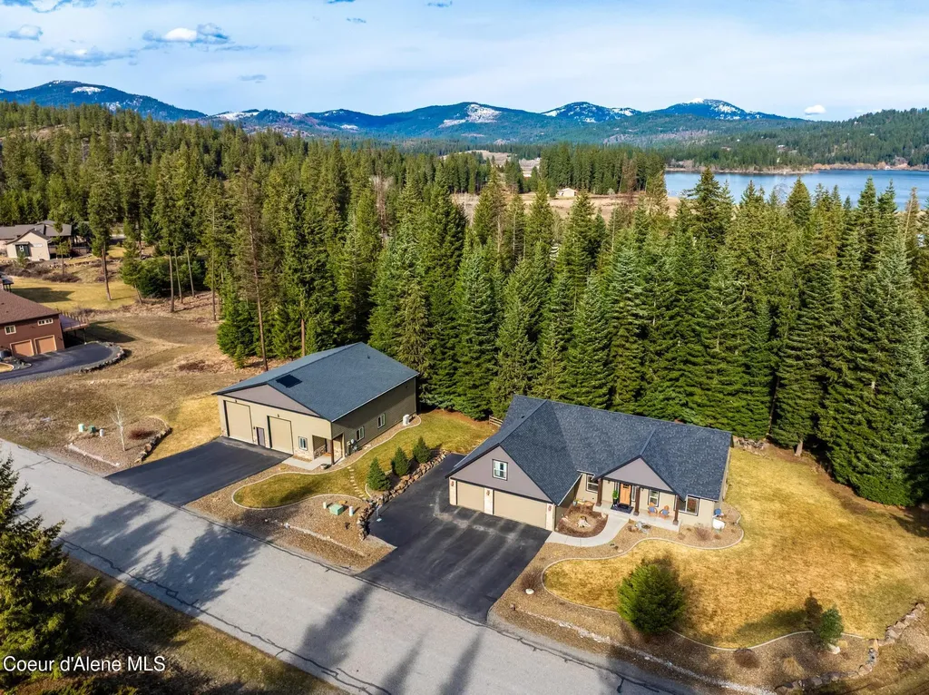 11668 N Waterford Loop Hauser ID 83854