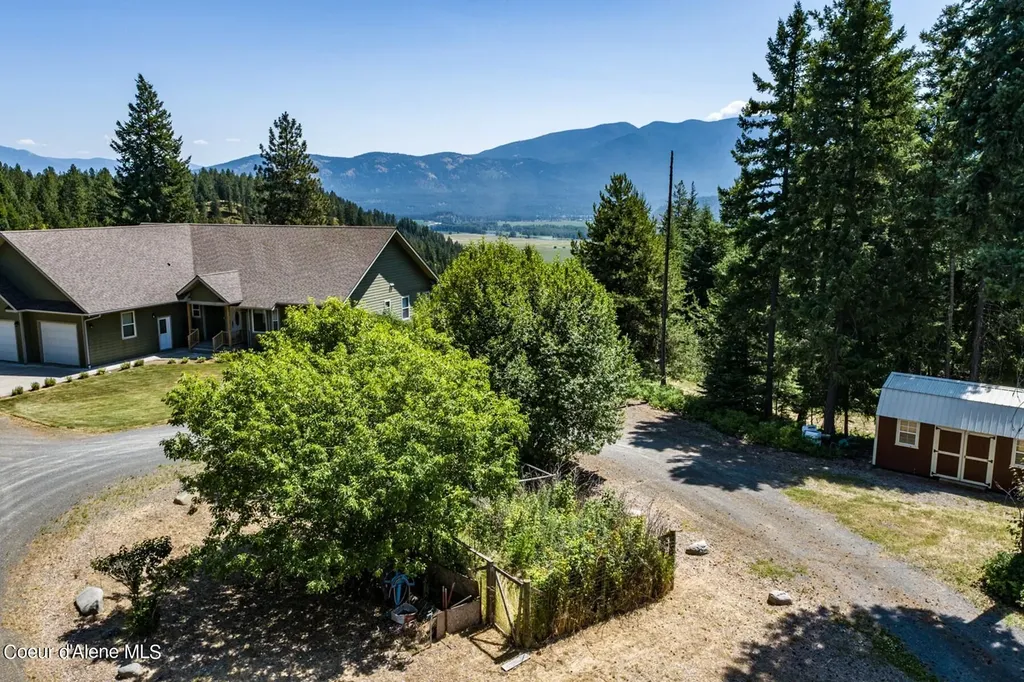1524 Sunrise Road Bonners Ferry ID 83805
