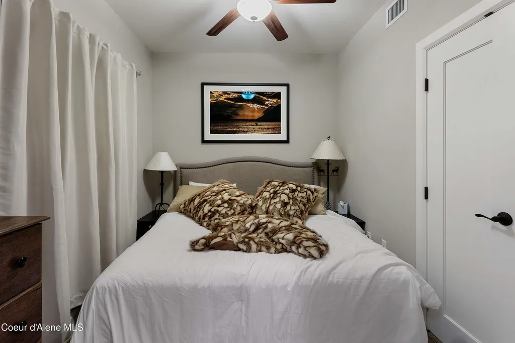 702 Sandpoint Avenue Sandpoint ID 83864