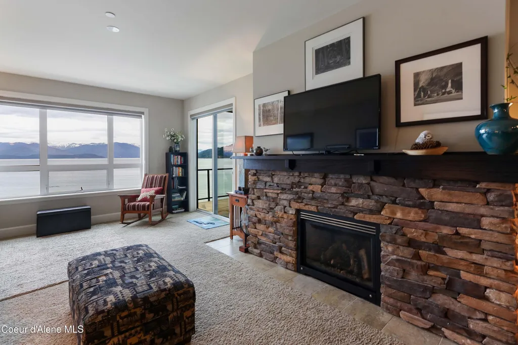 702 Sandpoint Avenue Sandpoint ID 83864