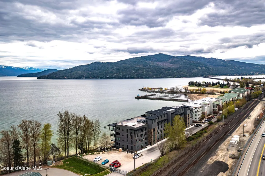 702 Sandpoint Avenue Sandpoint ID 83864
