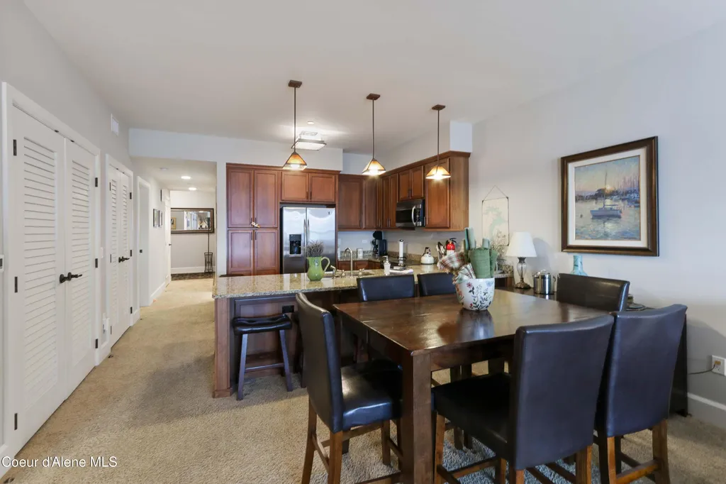 702 Sandpoint Avenue Sandpoint ID 83864