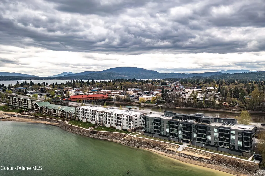 702 Sandpoint Avenue Sandpoint ID 83864
