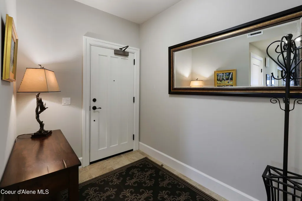702 Sandpoint Avenue Sandpoint ID 83864