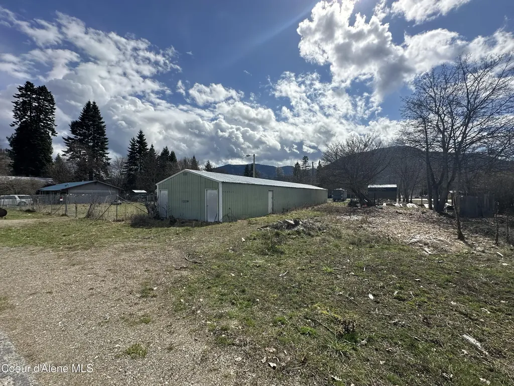 102 E 2nd Avenue Clark Fork ID 83811