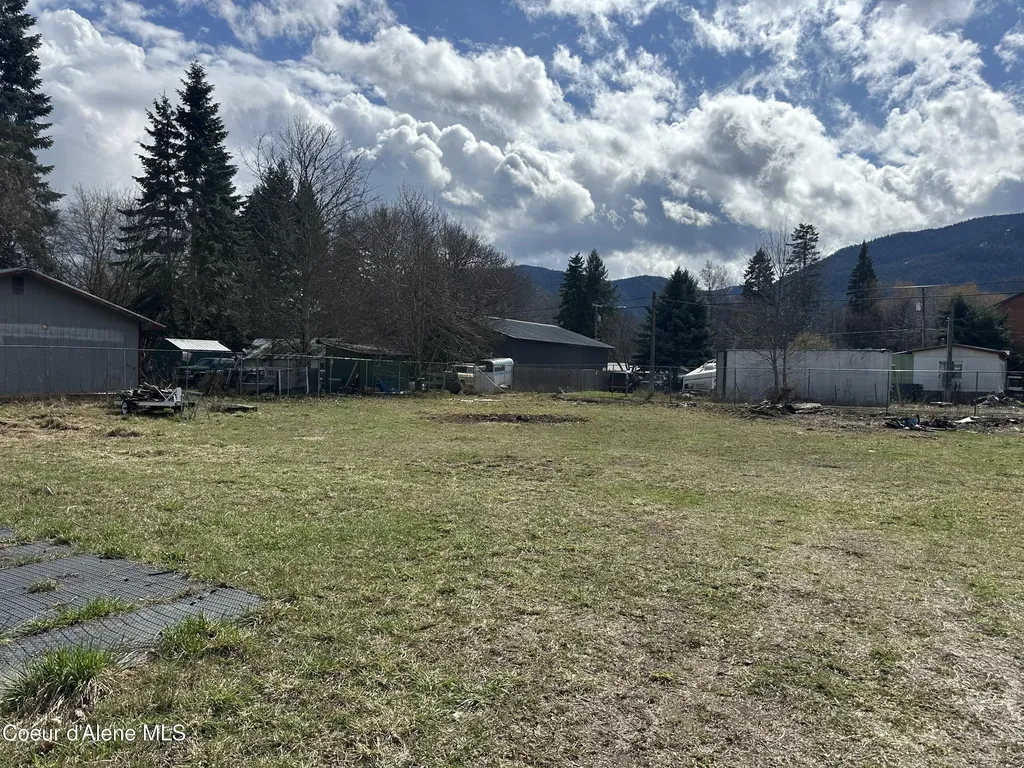 102 E 2nd Avenue Clark Fork ID 83811