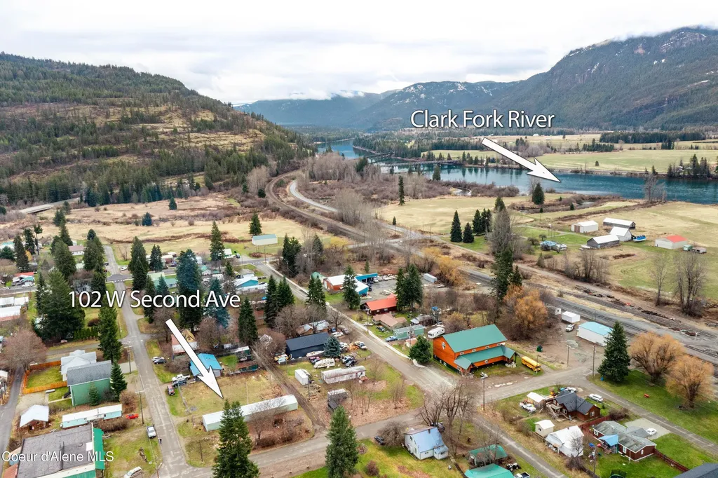102 E 2nd Avenue Clark Fork ID 83811