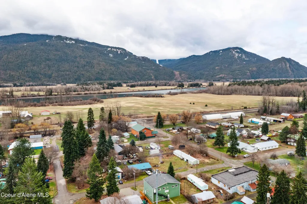 102 E 2nd Avenue Clark Fork ID 83811