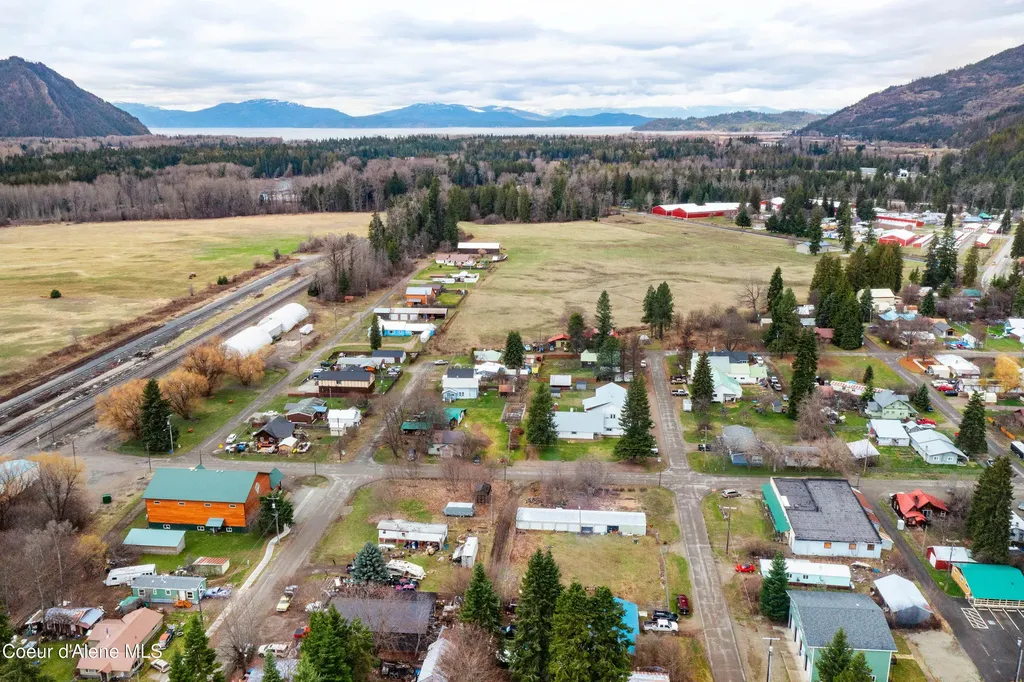 102 E 2nd Avenue Clark Fork ID 83811