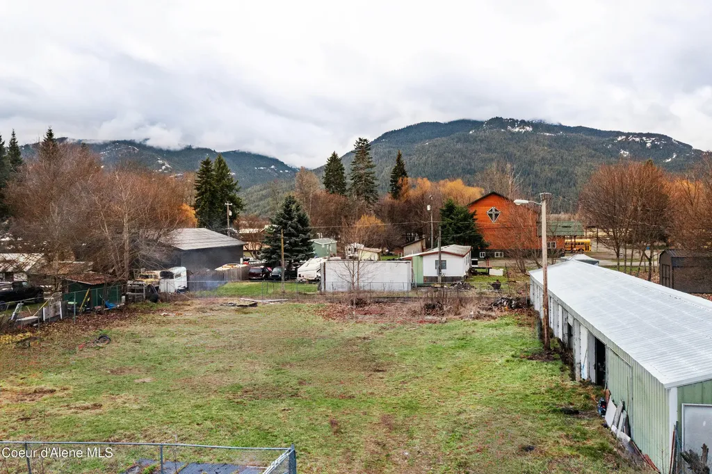 102 E 2nd Avenue Clark Fork ID 83811