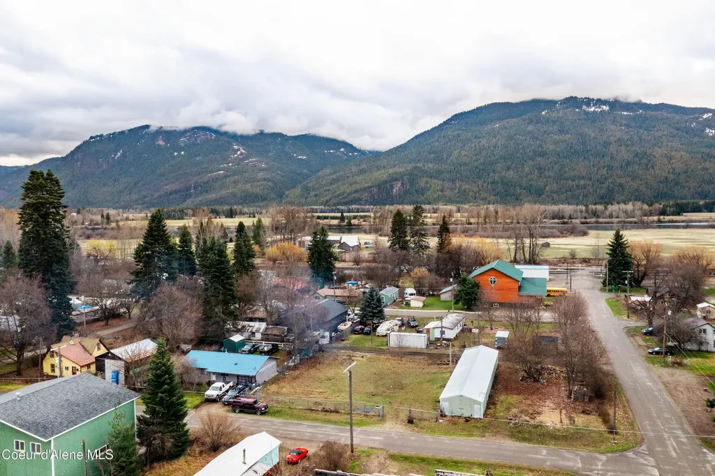 102 E 2nd Avenue Clark Fork ID 83811