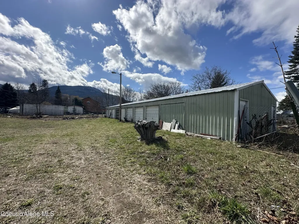 102 E 2nd Avenue Clark Fork ID 83811