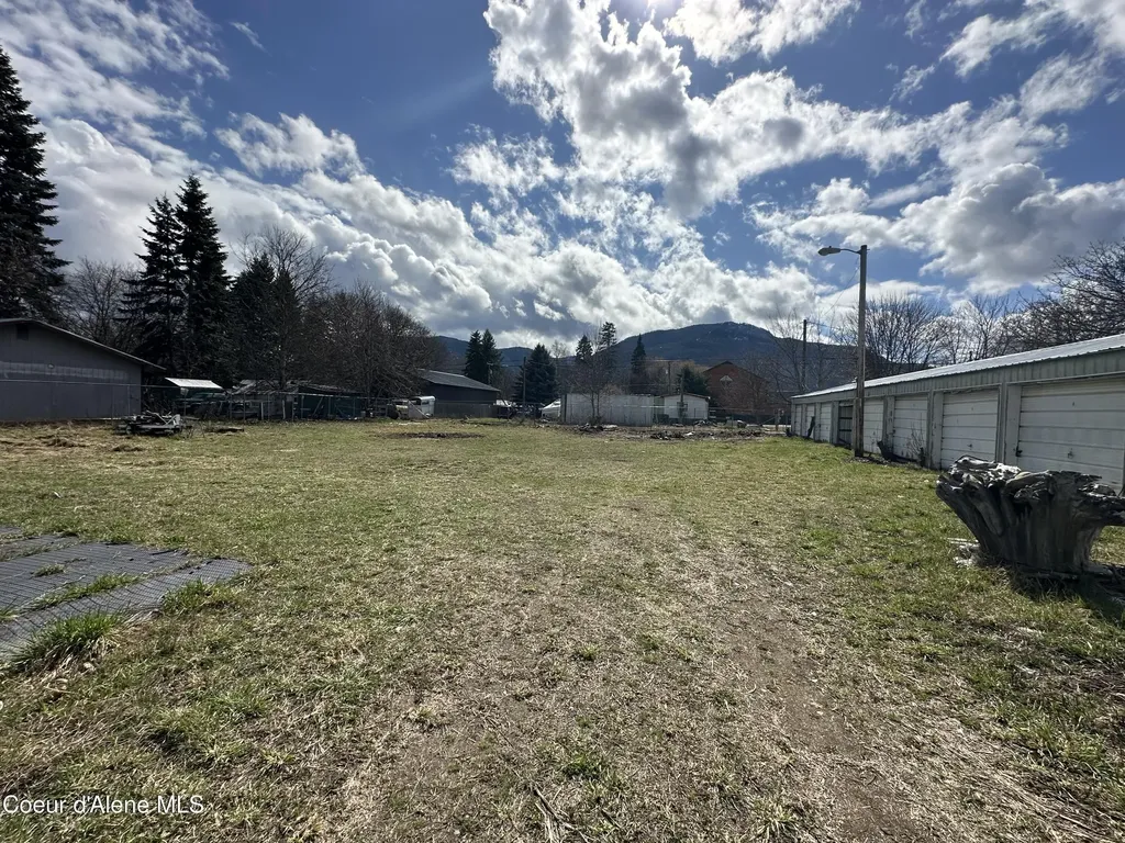 102 E 2nd Avenue Clark Fork ID 83811