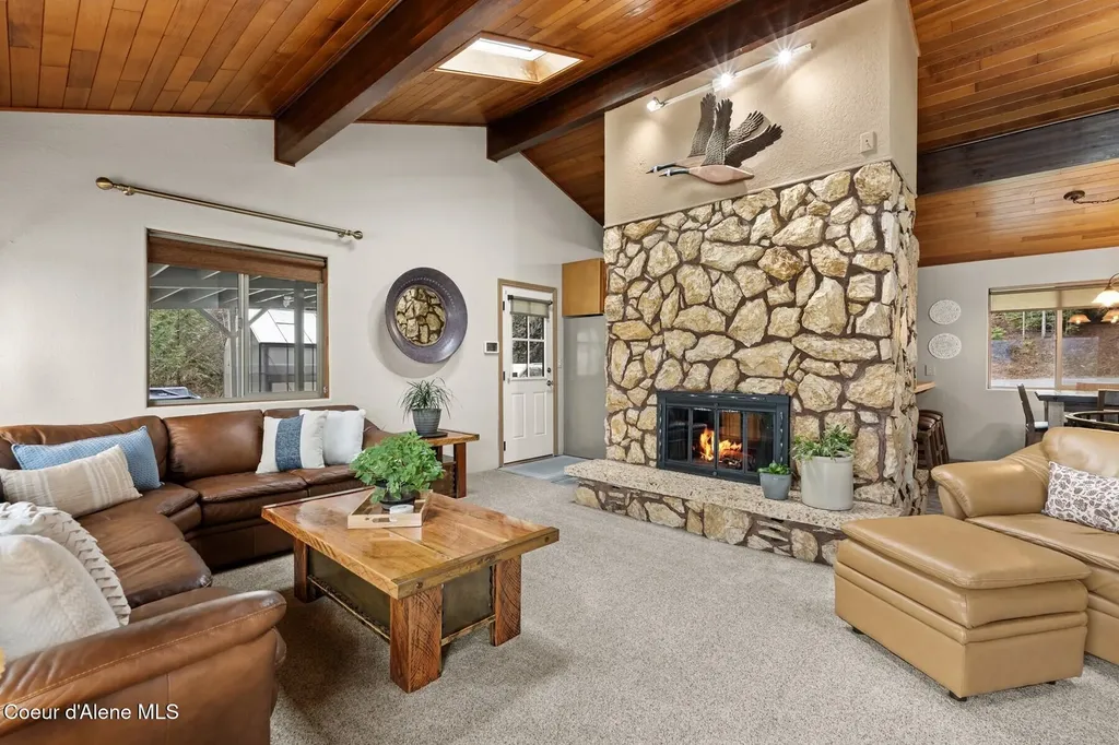 17325 Dufort Road Priest River ID 83856