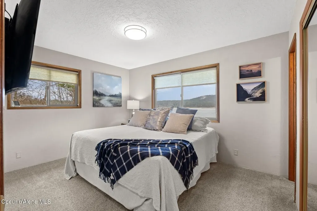 17325 Dufort Road Priest River ID 83856