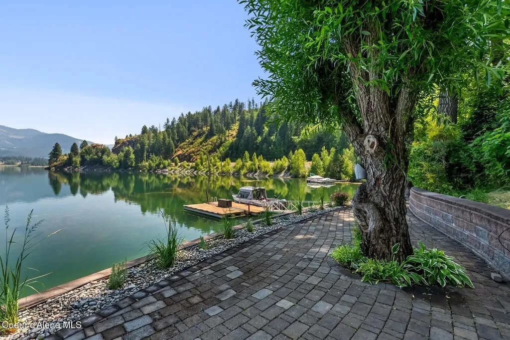 17325 Dufort Road Priest River ID 83856