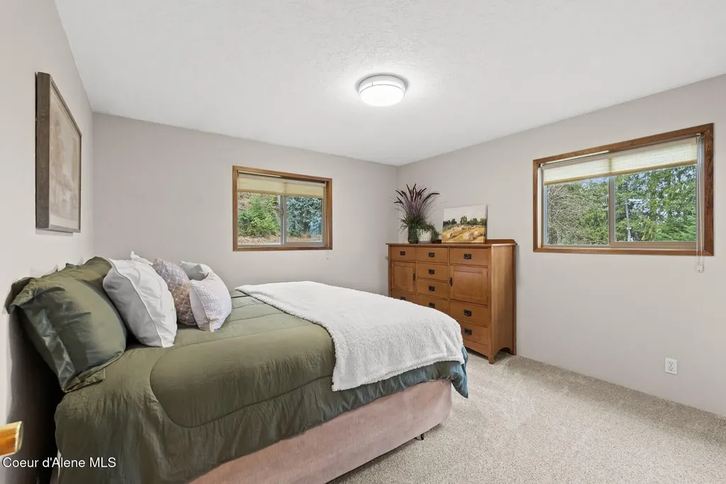 17325 Dufort Road Priest River ID 83856