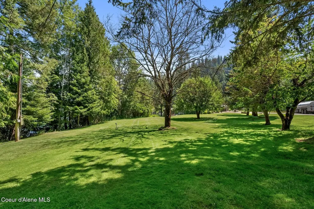 17325 Dufort Road Priest River ID 83856