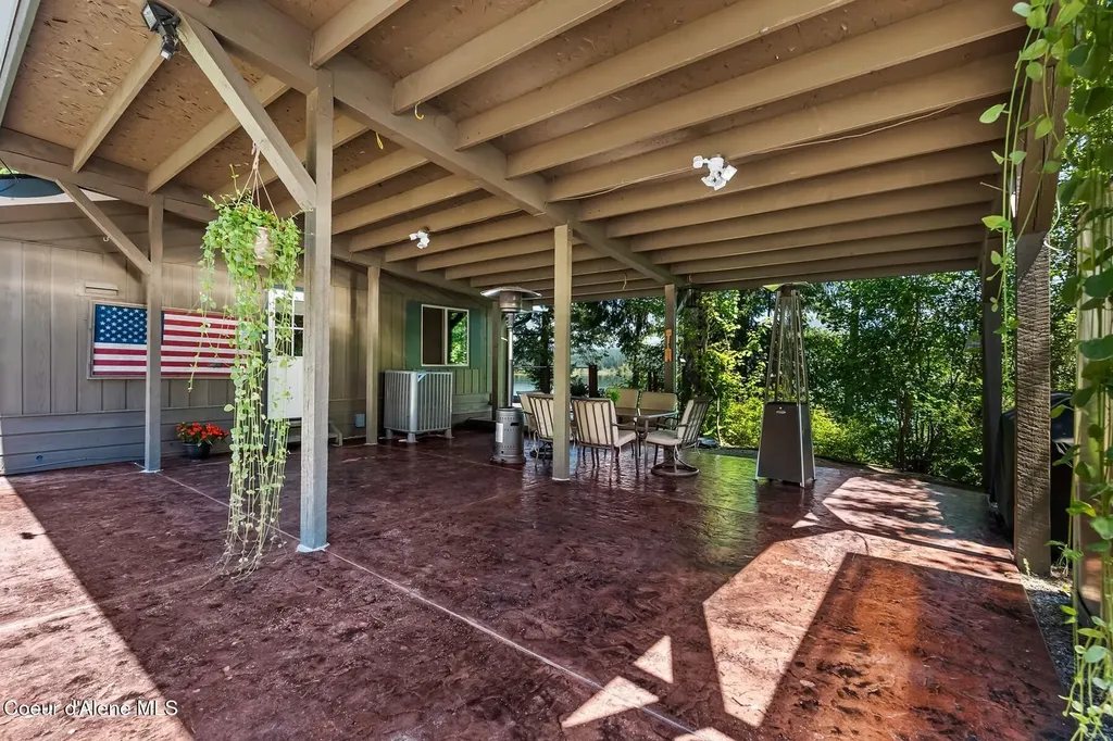 17325 Dufort Road Priest River ID 83856