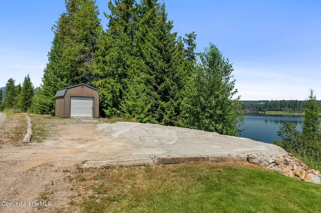 17325 Dufort Road Priest River ID 83856