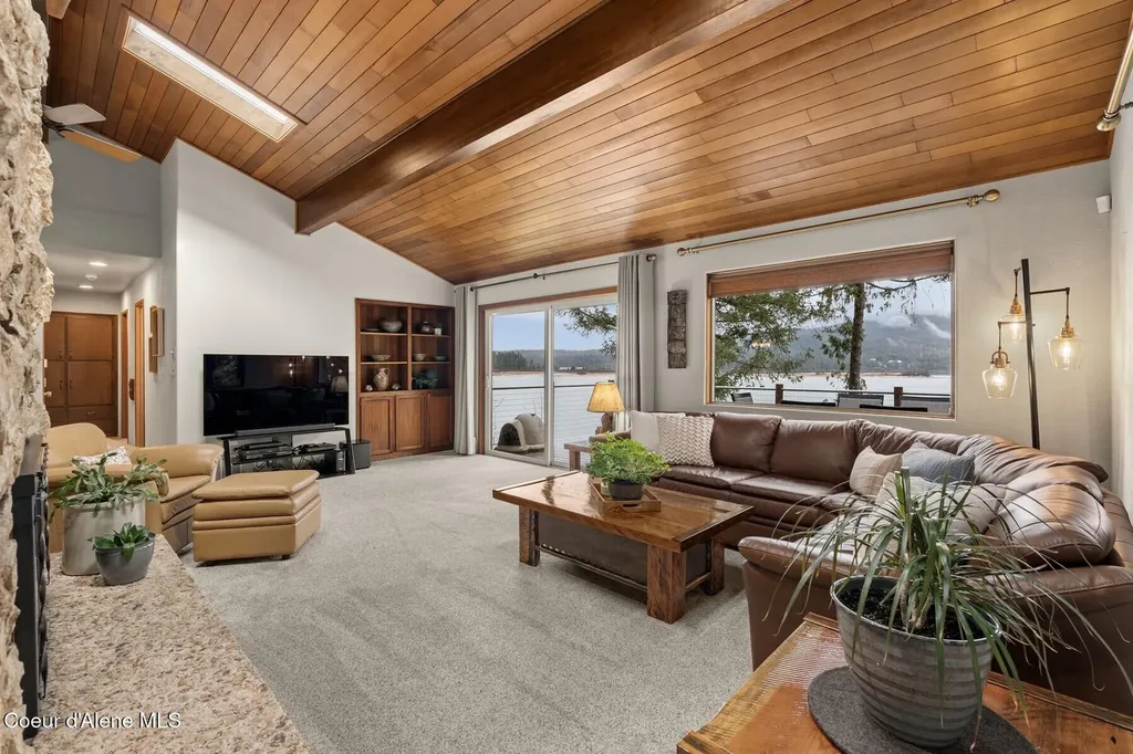 17325 Dufort Road Priest River ID 83856