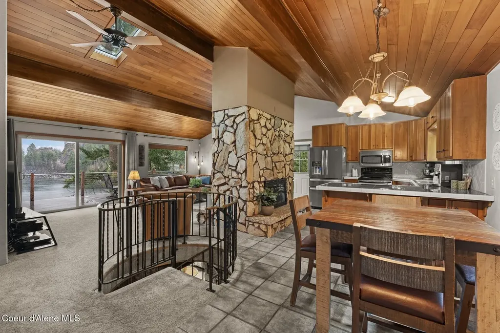 17325 Dufort Road Priest River ID 83856