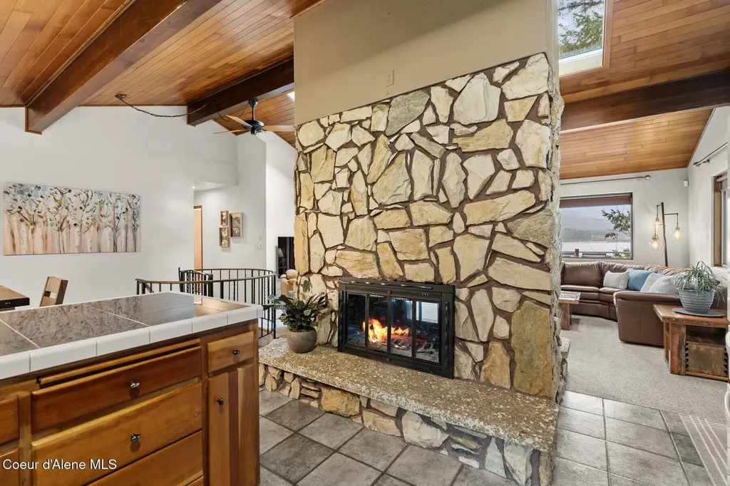17325 Dufort Road Priest River ID 83856