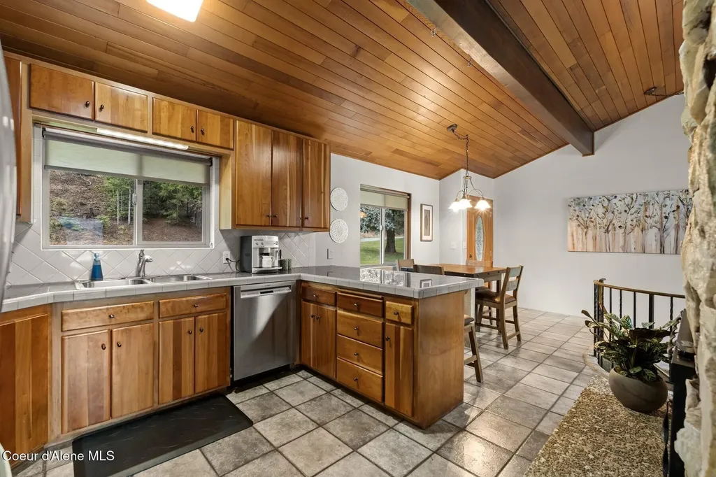 17325 Dufort Road Priest River ID 83856