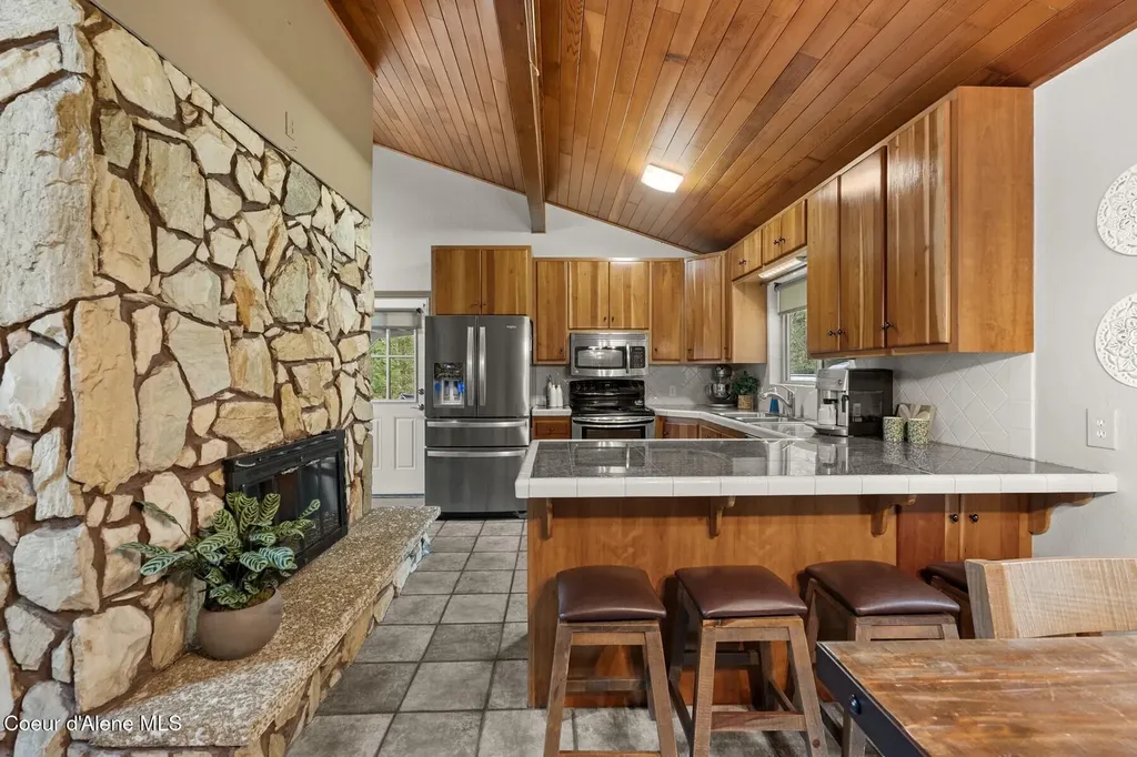 17325 Dufort Road Priest River ID 83856