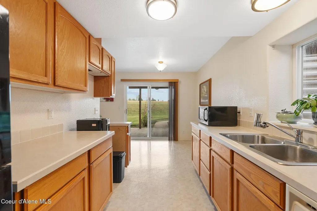 9998 W Gallop Lane Post Falls ID 83854