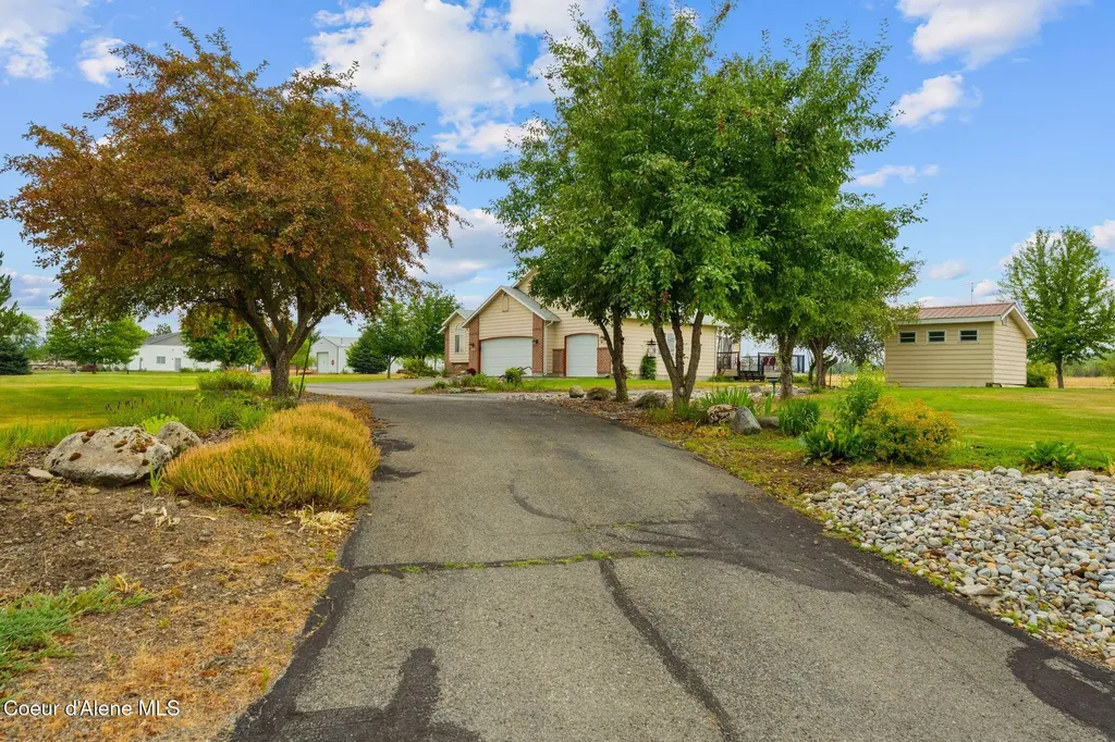 9998 W Gallop Lane Post Falls ID 83854