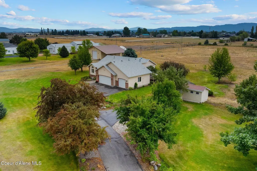 9998 W Gallop Lane Post Falls ID 83854