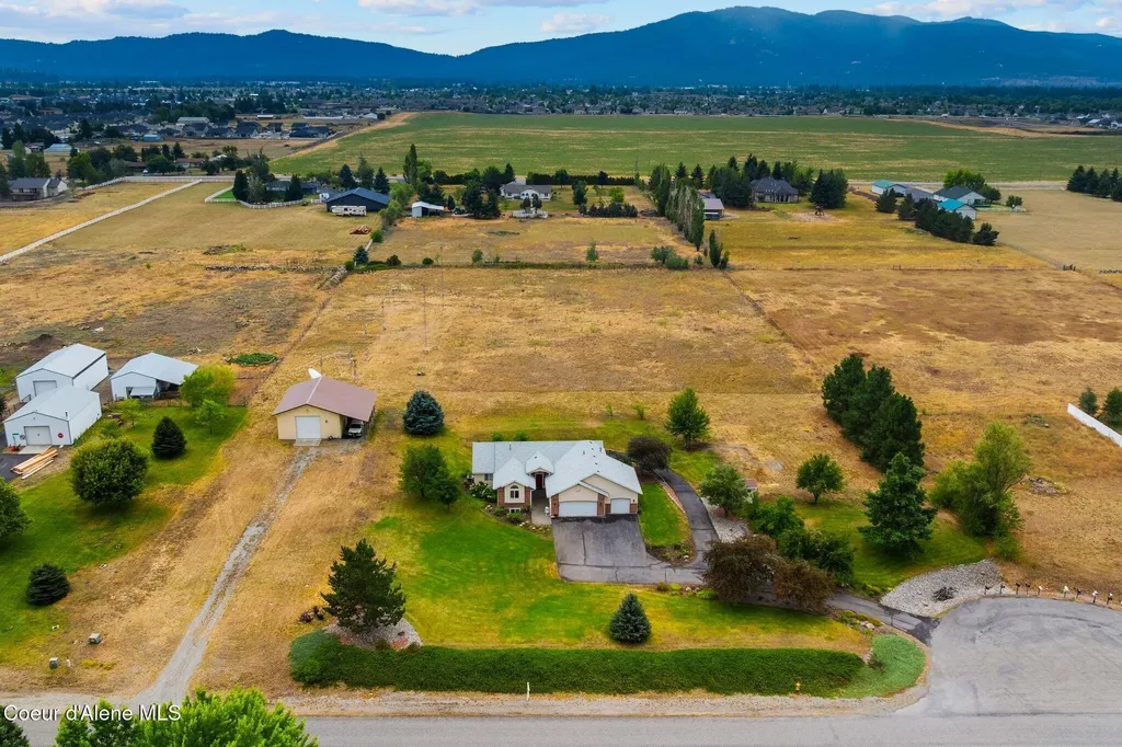 9998 W Gallop Lane Post Falls ID 83854
