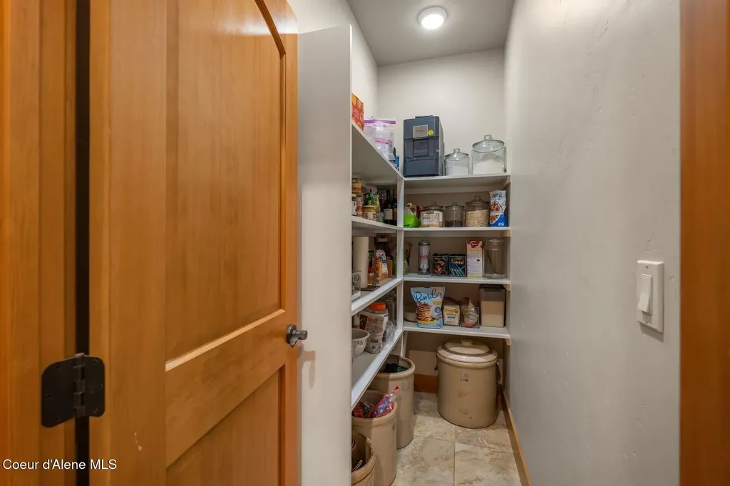 585 Gallop Circle Sagle ID 83860