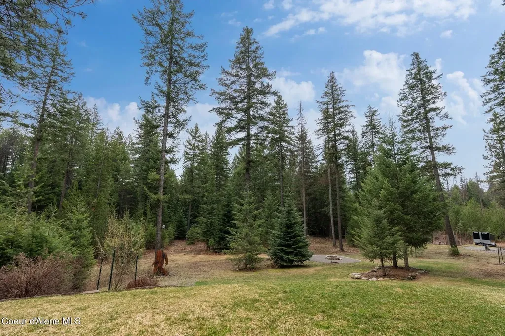 585 Gallop Circle Sagle ID 83860